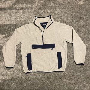 Unisex Patagonia 1/2 zip with 3 pockets